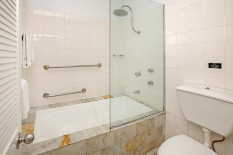 City Centre Accommodation - Accommodation Gladstone 3