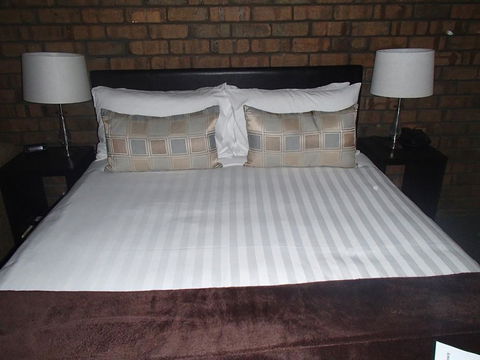 City Colonial Motor Inn - Accommodation Gladstone 2