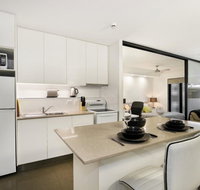 City Getaway Modern Bowen Hills 1 Bedroom with Free WIFI and Parking - Accommodation Gladstone
