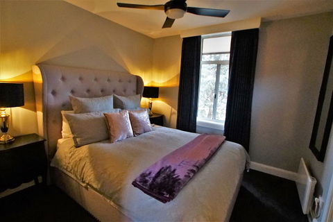 City Life Apartment-full Kitchen & Separate Bedroom - Accommodation Gladstone 3