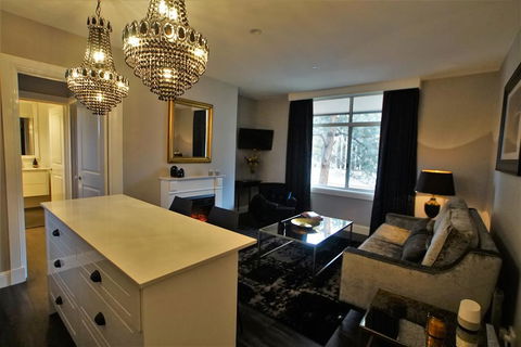 City Life Apartment-full Kitchen & Separate Bedroom - Accommodation Gladstone 0
