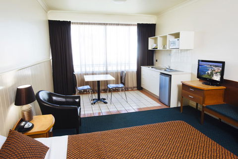 City Oasis Inn - Accommodation Gladstone 2