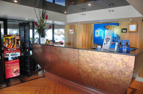 City Park Hotel - Accommodation Gladstone 0