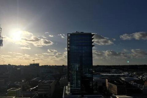 City Rest With Views - High Up Sleeps 4 + Parking - Accommodation Gladstone 0