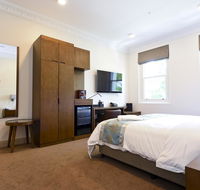 Clarendon Hotel Melbourne - Accommodation Gladstone
