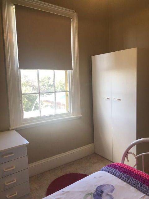 Classic Old Style House - Accommodation Gladstone 2