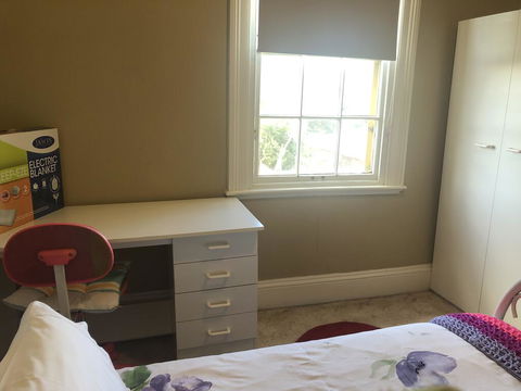 Classic Old Style House - Accommodation Gladstone 1