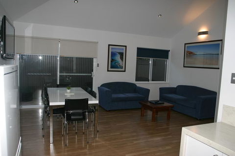 Clearwater Motel Apartments - Accommodation Gladstone 3