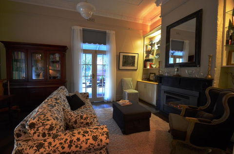 Clement House - Accommodation Gladstone 1