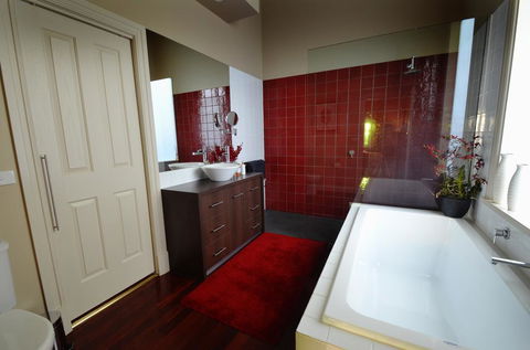 Clement House - Accommodation Gladstone 3
