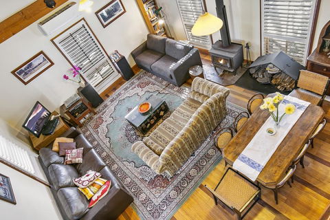 Clervaux Cottage - Accommodation Gladstone 0