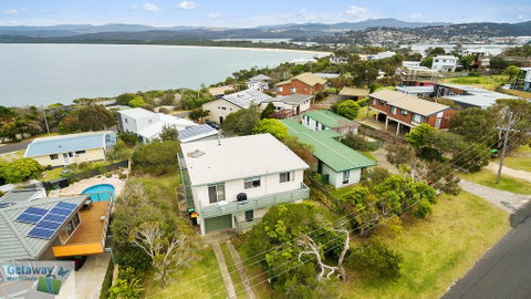 Cliffhanger - Pet Friendly - Accommodation Gladstone 0