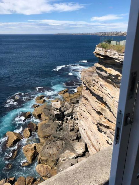 CLIFFSIDE: BONDI BEACH - Accommodation Gladstone 3