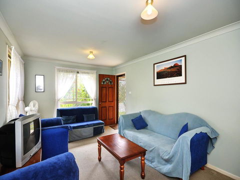 Close To Tea Gardens Waterfront - Accommodation Gladstone 3