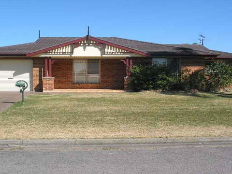 Close To Tea Gardens Waterfront - Accommodation Gladstone 0