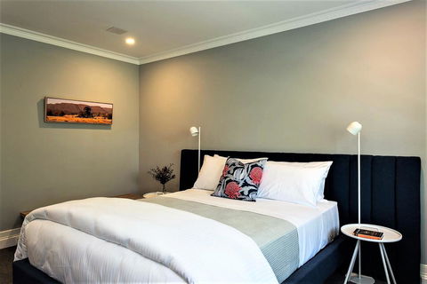 Closeburn House - Accommodation Gladstone 2