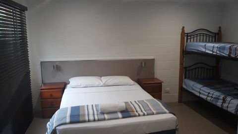 Club D - Accommodation Gladstone 2