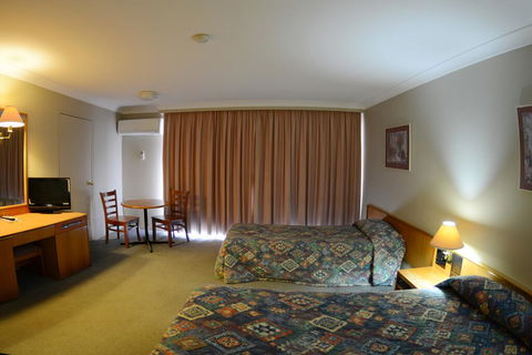 Club Inn Motel - Accommodation Gladstone 2