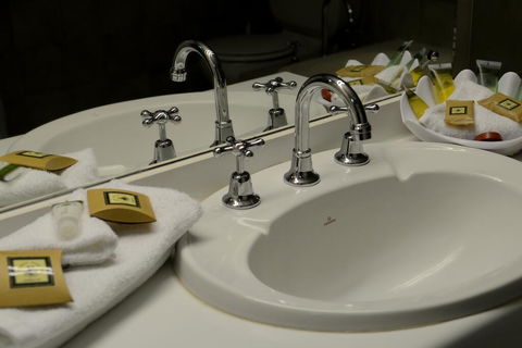 Club Inn Motel - Accommodation Gladstone 0