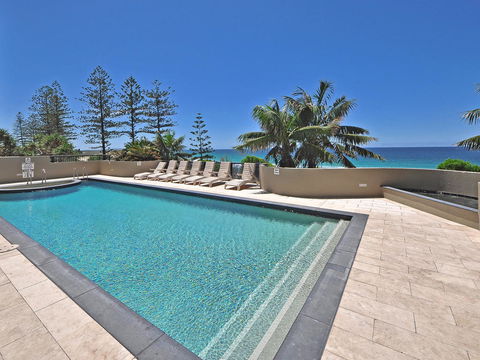 Clubb Coolum Beach Resort - Accommodation Gladstone 1
