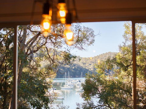 Coal And Candle By Beach Stays - Accommodation Gladstone 3