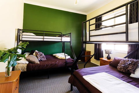 Coal D' Vine Cottage - Cessnock NSW - Accommodation Gladstone 2