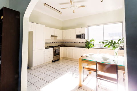 Coal D' Vine Cottage - Cessnock NSW - Accommodation Gladstone 0