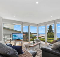 COASTAL HAVEN - panoramic ocean views - Accommodation Gladstone