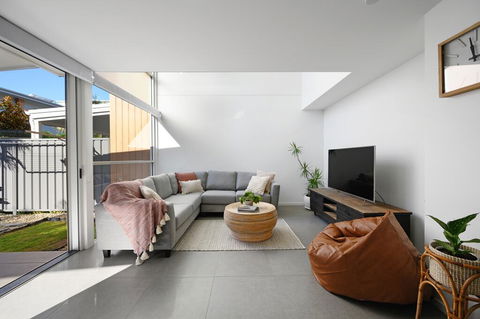 Coastal Living At Wikis - Accommodation Gladstone 1
