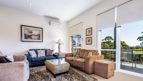COASTAL SOUL VILLA @ BROADBEACH - Accommodation Gladstone 3