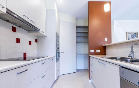 COASTAL SOUL VILLA @ BROADBEACH - Accommodation Gladstone 2