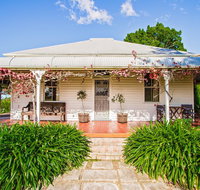 Cockfighters Ghost Vineyard Accommodation - Accommodation Gladstone