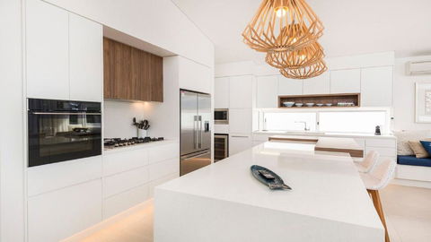 Coco De Mer Beach Villa - Accommodation Gladstone 2