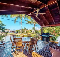 Coconut Grove Holiday House - Accommodation Gladstone