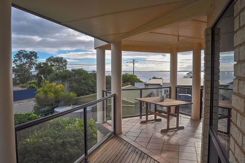 Coffin Bay Retreat - Accommodation Gladstone 1