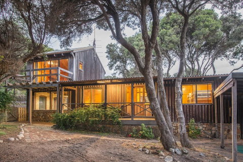 Coleys Beach House Yallingup - Accommodation Gladstone 1