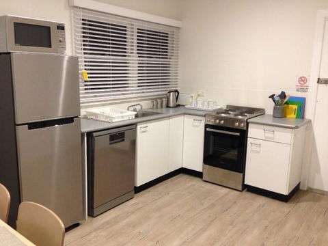 Colonial Lodge Motor Inn - Accommodation Gladstone 1