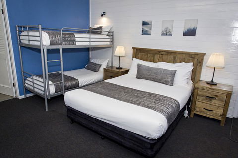 Colonial Motel & Apartments - Accommodation Gladstone 3