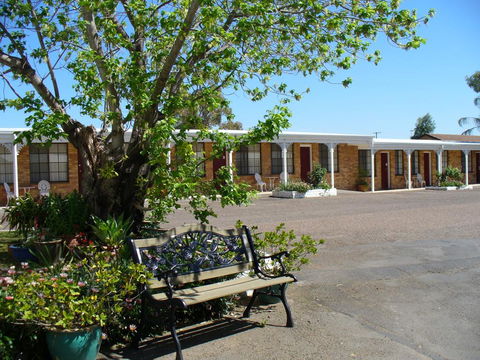 Colonial Motor Lodge Scone - Accommodation Gladstone 0