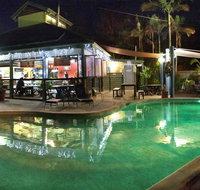 Colonial Village Cabins Camping  Tours - Hervey Bay YHA - Accommodation Gladstone