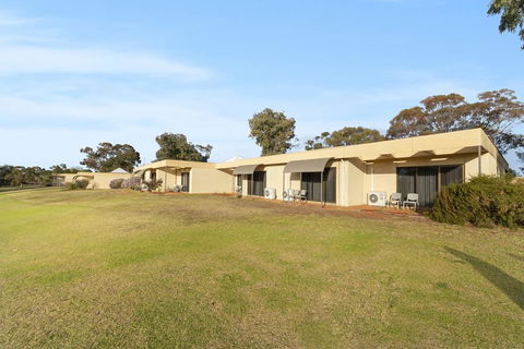 Comfort Inn & Suites Riverland - Accommodation Gladstone 3