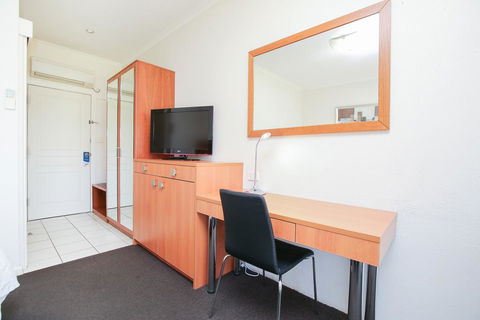 Comfort Inn Deakin Palms - Accommodation Gladstone 1