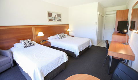 Comfort Inn Deakin Palms - Accommodation Gladstone 2