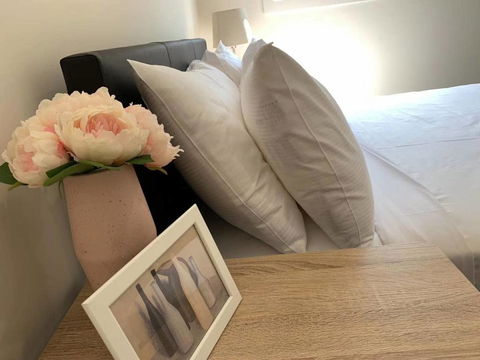 Comfortable Bedroom In Bentleigh East - Accommodation Gladstone 2