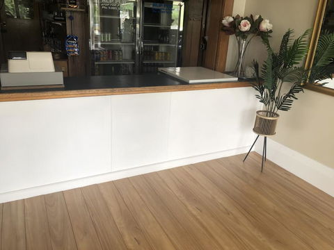 Commercial Hotel - Accommodation Gladstone 1