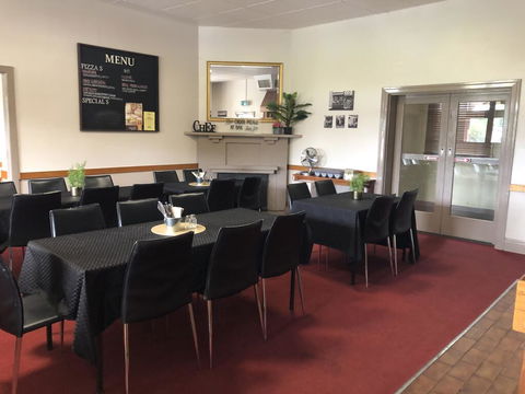 Commercial Hotel - Accommodation Gladstone 2