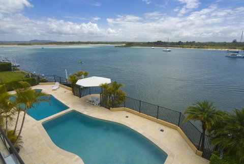 Commodore Apartments - Accommodation Gladstone 0