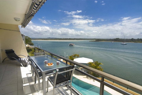 Commodore Apartments - Accommodation Gladstone 2