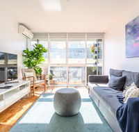 COMO A South Yarra Delight Car Park and King Bed - Accommodation Gladstone