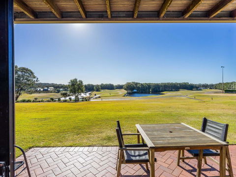 Condo 108 @ Horizons Resort & Golf, Stunning Course + Lake Views - Accommodation Gladstone 1